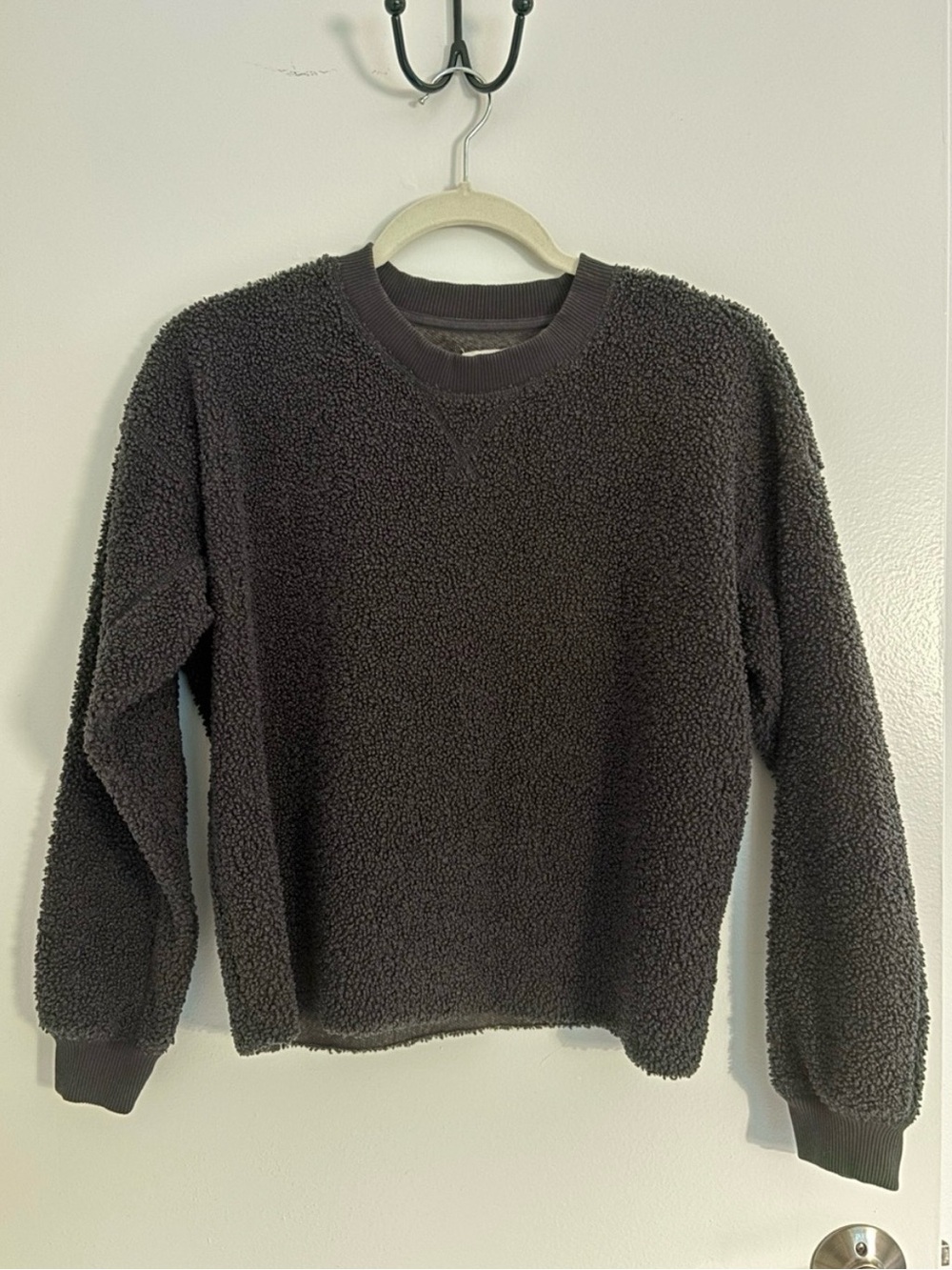 Women’s Cozy Crewneck Sherpa Sweater - Charcoal